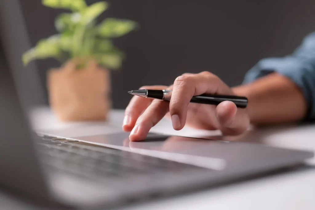 Qualidades em Inglês para você colocar no seu currículo